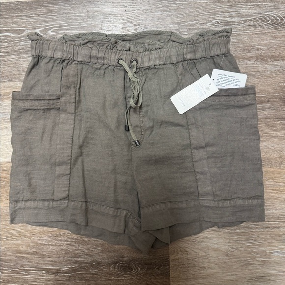 Splendid- Women's Tan Shorts - Picture 1 of 4